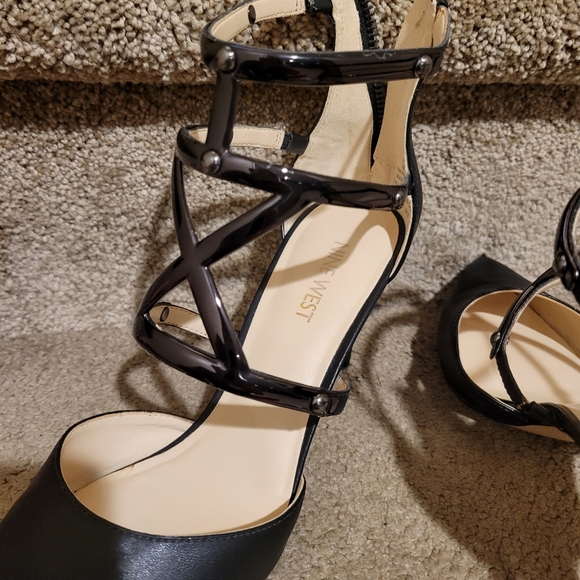 Shoes - Picture 2 of 5